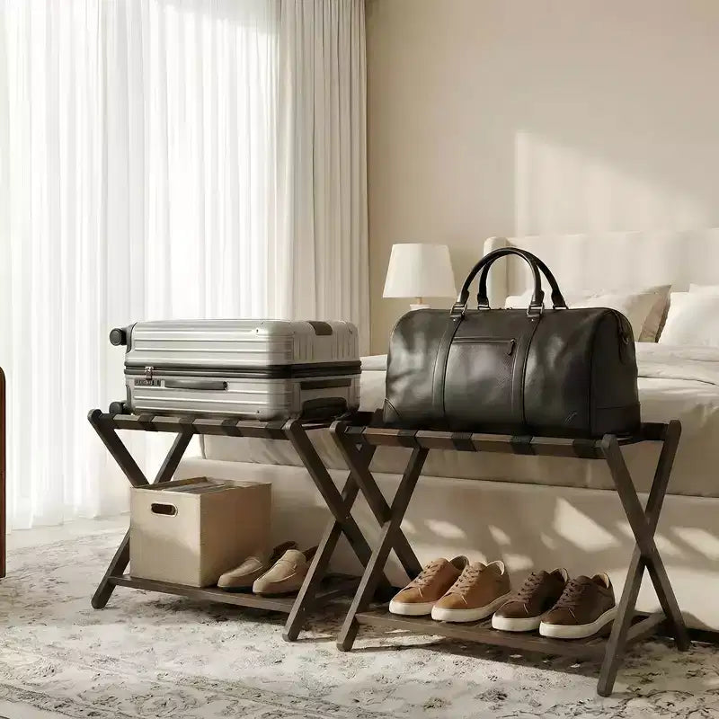 Portavaligie Pieghevole in Bambù con Ripiano a 2 Livelli, Supporto Premium per Valigie, Regge Fino a 68 kg per Camere da Letto e Hotel