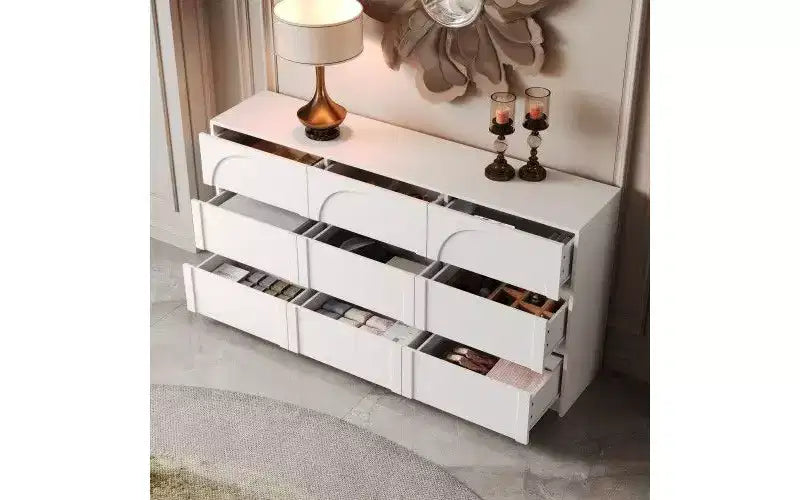 Comò a 9 cassetti bianco con motivo ad arco e maniglie a scomparsa – Credenza da 63" di larghezza